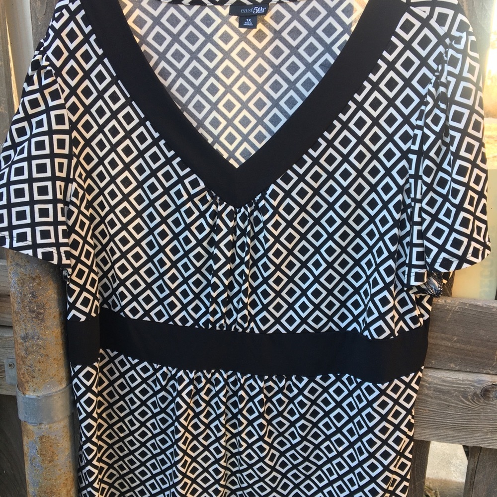 Black/ White Diamond Print Blouse